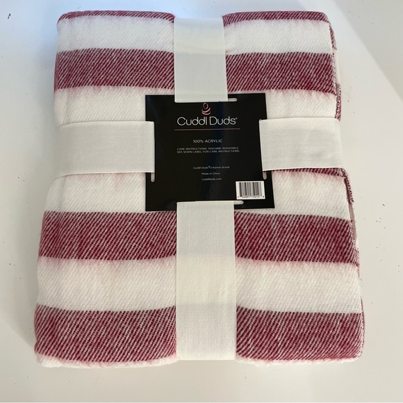 Cuddl Duds- red and white striped acrylic throw blanket- 50” x 60” - Picture 4 of 8